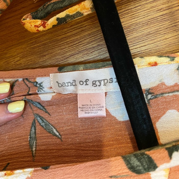 Wrap Dress 🌺 - Picture 3 of 3